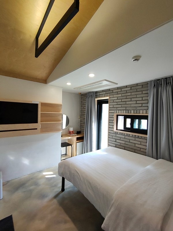 【首爾住宿推薦】溫馨明亮工業簡約風設計民宿 弘大 BAROATO (바로아토) 2號店 - 第29張圖 baroato 2_191228_0032