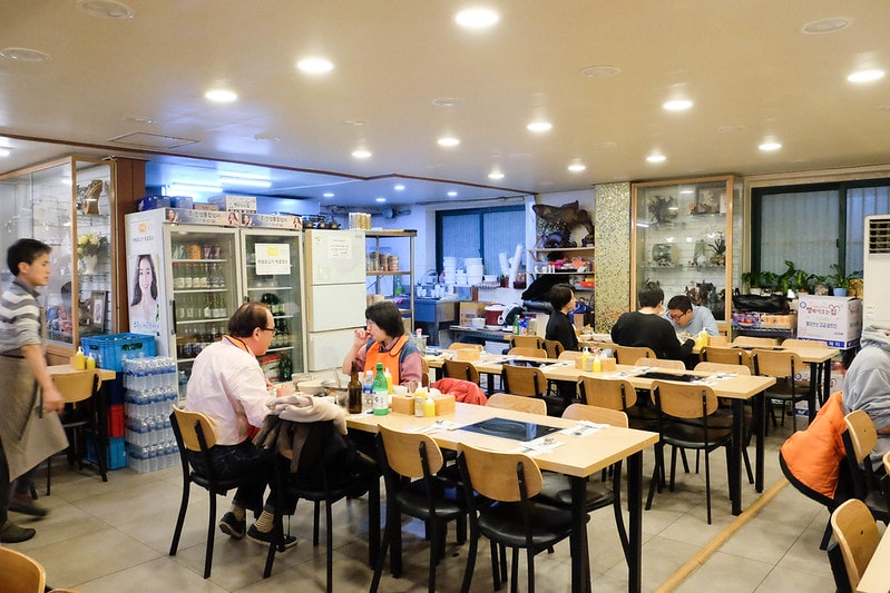 【逼先生專欄】首爾旅遊美食紀錄 《弘大一隻雞》 能吃到燉飯的一隻雞究竟是怎樣的一隻雞!? - 第2張圖 DSCF1824