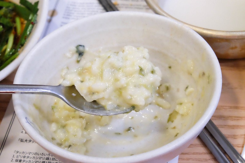 【逼先生專欄】首爾旅遊美食紀錄 《弘大一隻雞》 能吃到燉飯的一隻雞究竟是怎樣的一隻雞!? - 第18張圖 DSCF1877