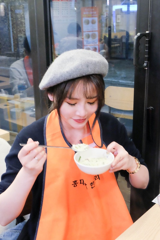 【逼先生專欄】首爾旅遊美食紀錄 《弘大一隻雞》 能吃到燉飯的一隻雞究竟是怎樣的一隻雞!? - 第19張圖 DSCF1872