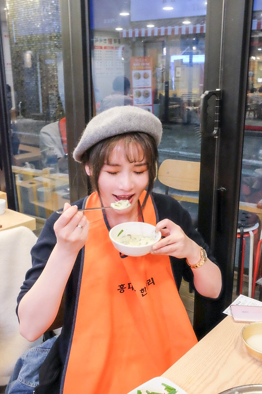 【逼先生專欄】首爾旅遊美食紀錄 《弘大一隻雞》 能吃到燉飯的一隻雞究竟是怎樣的一隻雞!? - 第20張圖 DSCF1873