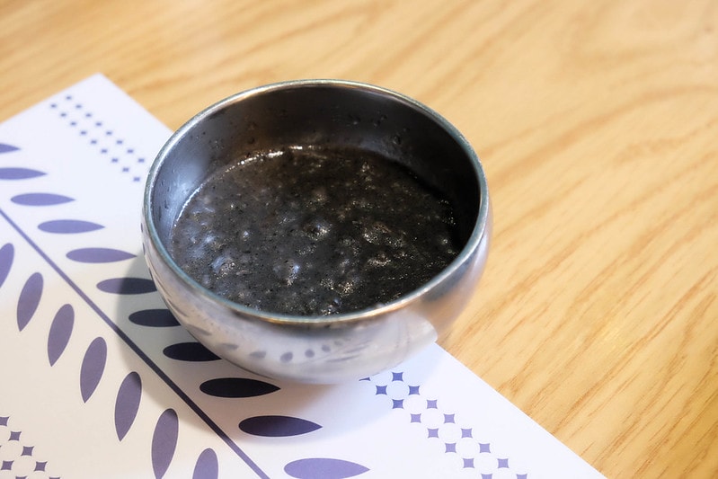 【逼先生專欄】首爾旅遊美食紀錄 弘大必吃 平價文青風「DAKKKOYAM」 (닭꼬얌) 四色燒雞 - 第7張圖 DSCF2134