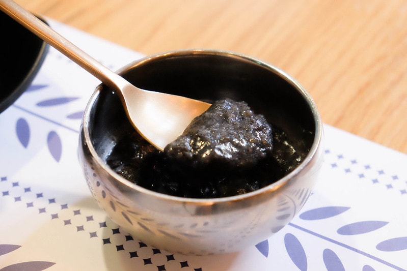 【逼先生專欄】首爾旅遊美食紀錄 弘大必吃 平價文青風「DAKKKOYAM」 (닭꼬얌) 四色燒雞 - 第8張圖 DSCF2138