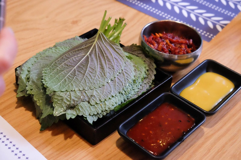 【逼先生專欄】首爾旅遊美食紀錄 弘大必吃 平價文青風「DAKKKOYAM」 (닭꼬얌) 四色燒雞 - 第13張圖 DSCF2131