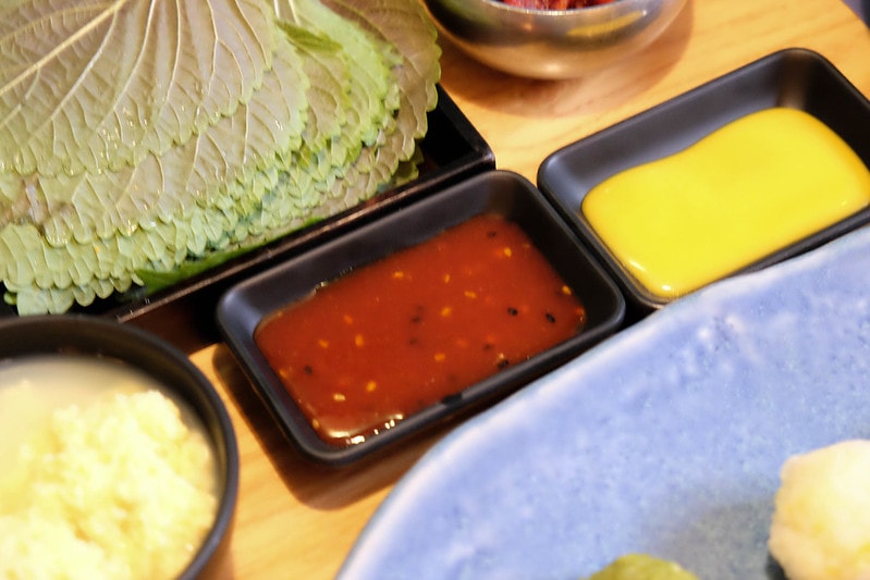 【逼先生專欄】首爾旅遊美食紀錄 弘大必吃 平價文青風「DAKKKOYAM」 (닭꼬얌) 四色燒雞 - 第15張圖 DSCF2152