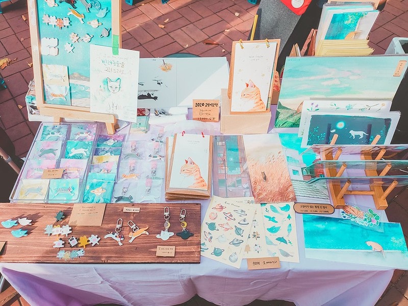 【逼先生專欄】首爾旅遊美食紀錄 弘大必吃 平價文青風「DAKKKOYAM」 (닭꼬얌) 四色燒雞 - 第22張圖 77255167_2734615766599750_2596638052071768064_o