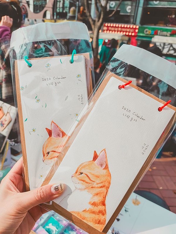 【逼先生專欄】首爾旅遊美食紀錄 弘大必吃 平價文青風「DAKKKOYAM」 (닭꼬얌) 四色燒雞 - 第24張圖 77160718_2734617243266269_8420678082712567808_o