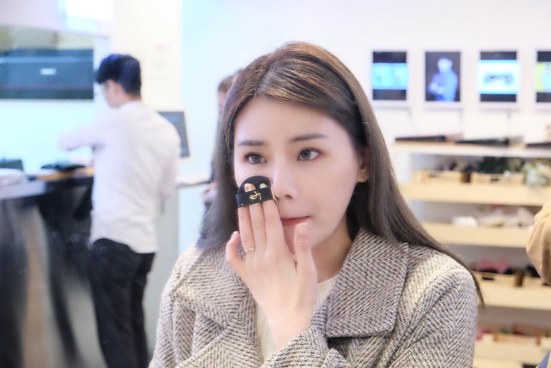 【韓國遊記】放IG被問翻了。去首爾哪裡拍的韓式證件照 Studio photobi 포토바이 홍대점 - 第15張圖 DSCF2201