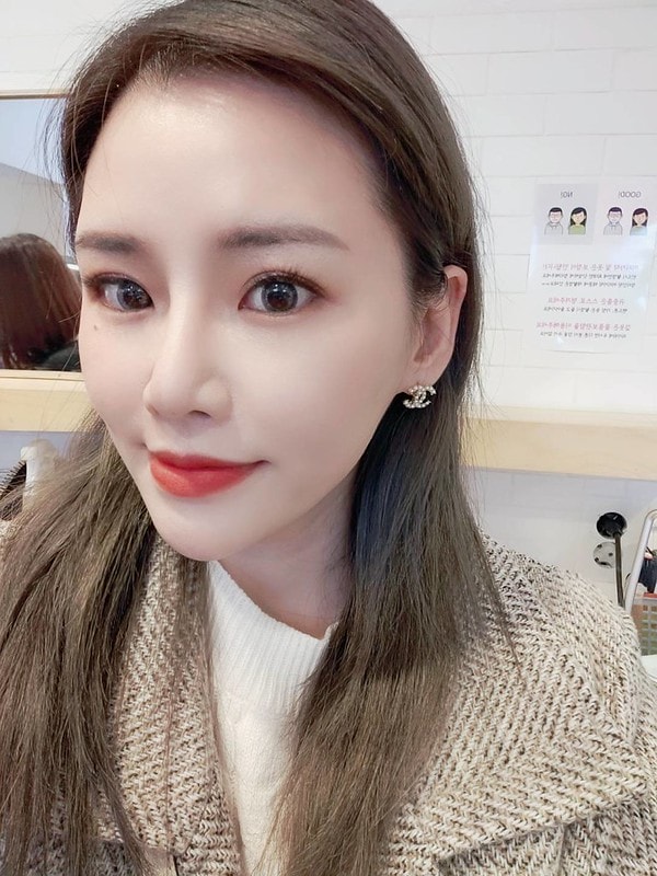 【韓國遊記】放IG被問翻了。去首爾哪裡拍的韓式證件照 Studio photobi 포토바이 홍대점 - 第16張圖 32970