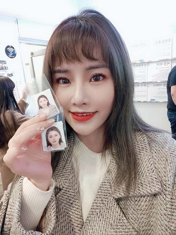 【韓國遊記】放IG被問翻了。去首爾哪裡拍的韓式證件照 Studio photobi 포토바이 홍대점 - 第24張圖 32968