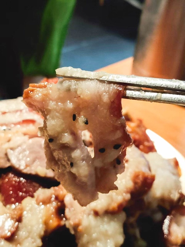 【逼先生專欄】首爾旅遊美食紀錄 韓國人發明了驚人的蒜泥豬蹄 弘大必吃 「豬蹄小姐」(미쓰족발 홍대점) - 第17張圖 2019首爾_200306_0091