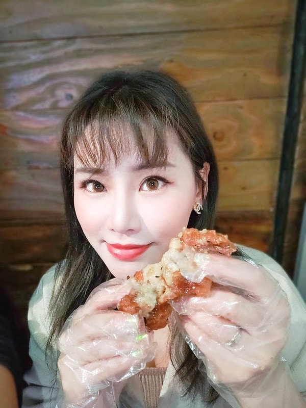 【逼先生專欄】首爾旅遊美食紀錄 韓國人發明了驚人的蒜泥豬蹄 弘大必吃 「豬蹄小姐」(미쓰족발 홍대점) - 第18張圖 2019首爾_200306_0094