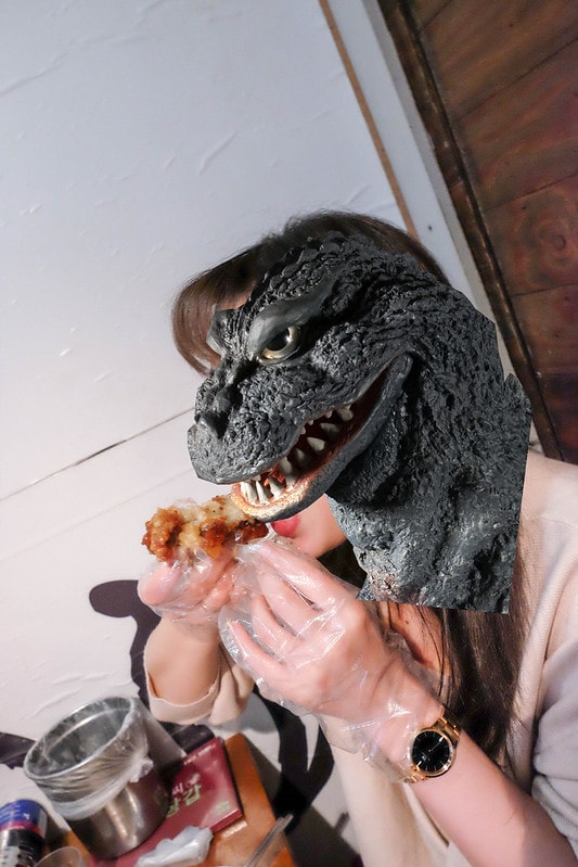 【逼先生專欄】首爾旅遊美食紀錄 韓國人發明了驚人的蒜泥豬蹄 弘大必吃 「豬蹄小姐」(미쓰족발 홍대점) - 第20張圖 DSCF2294A