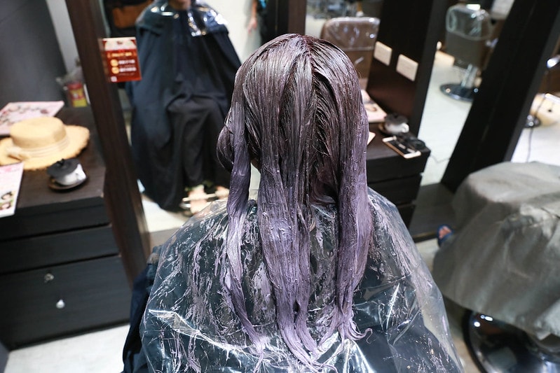 【HAIR】台北中山區髮廊推薦 FIN HAIR。春夏的玫瑰灰棕挑染與秋冬的及肩星空灰藍調手刷染 - 第9張圖 IMG_1549