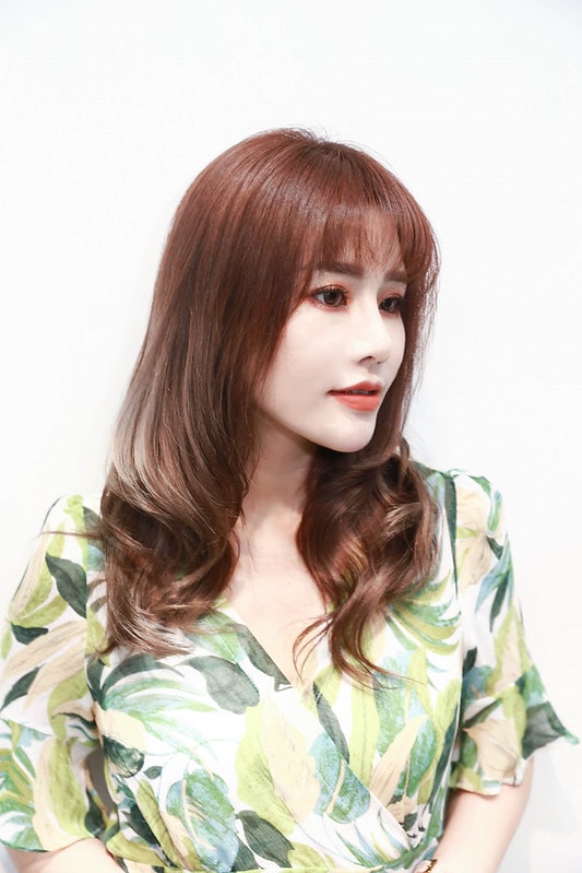 【HAIR】台北中山區髮廊推薦 FIN HAIR。春夏的玫瑰灰棕挑染與秋冬的及肩星空灰藍調手刷染 - 第14張圖 IMG_1642