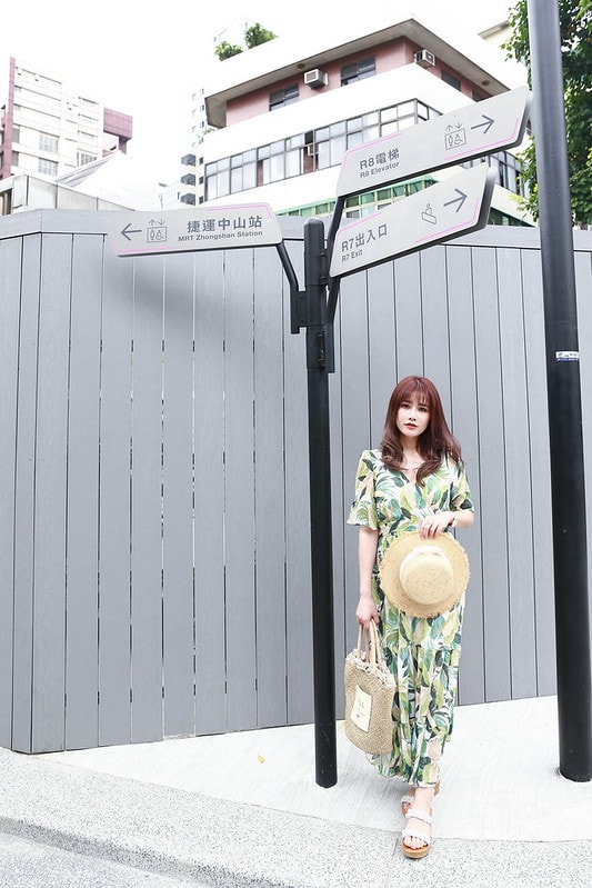 【HAIR】台北中山區髮廊推薦 FIN HAIR。春夏的玫瑰灰棕挑染與秋冬的及肩星空灰藍調手刷染 - 第15張圖 IMG_1658