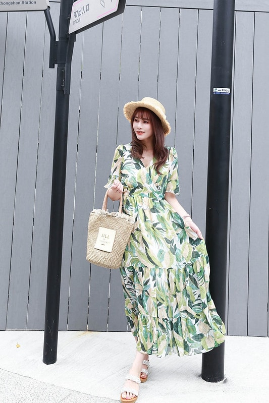 【HAIR】台北中山區髮廊推薦 FIN HAIR。春夏的玫瑰灰棕挑染與秋冬的及肩星空灰藍調手刷染 - 第16張圖 IMG_1711