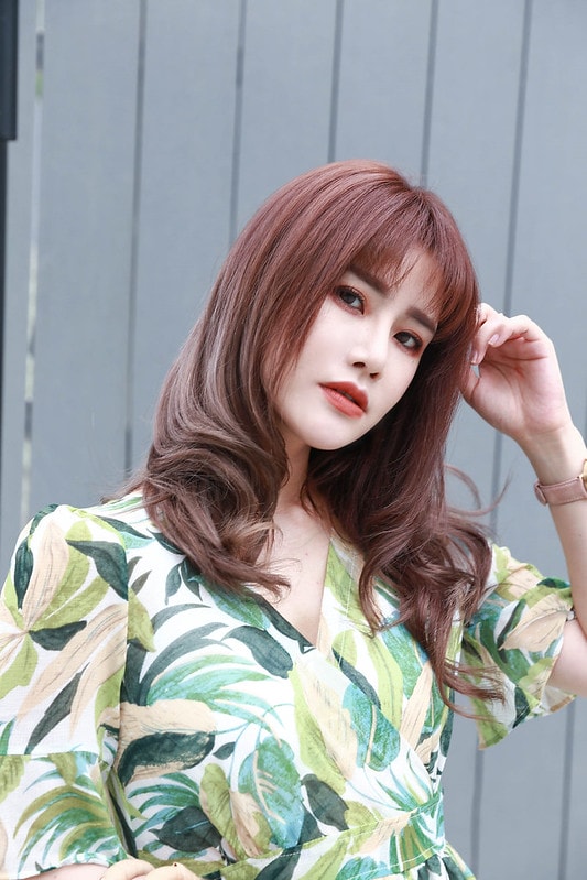 【HAIR】台北中山區髮廊推薦 FIN HAIR。春夏的玫瑰灰棕挑染與秋冬的及肩星空灰藍調手刷染 - 第17張圖 IMG_1684