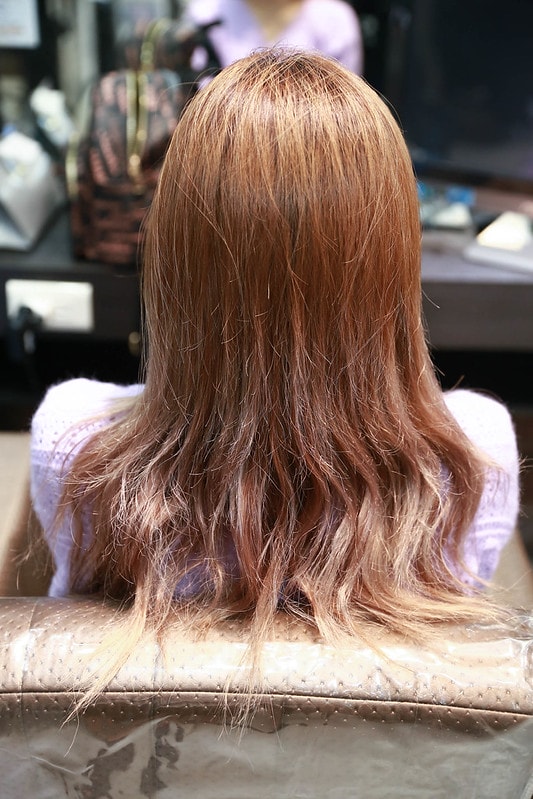 【HAIR】台北中山區髮廊推薦 FIN HAIR。春夏的玫瑰灰棕挑染與秋冬的及肩星空灰藍調手刷染 - 第21張圖 IMG_1819