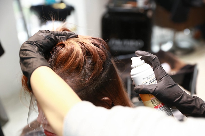 【HAIR】台北中山區髮廊推薦 FIN HAIR。春夏的玫瑰灰棕挑染與秋冬的及肩星空灰藍調手刷染 - 第23張圖 IMG_1833