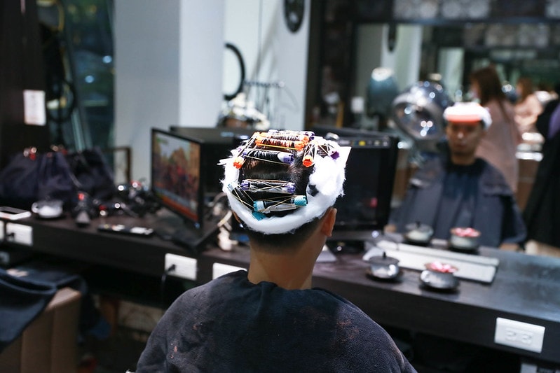 【HAIR】台北中山區髮廊推薦 FIN HAIR。春夏的玫瑰灰棕挑染與秋冬的及肩星空灰藍調手刷染 - 第29張圖 IMG_1882