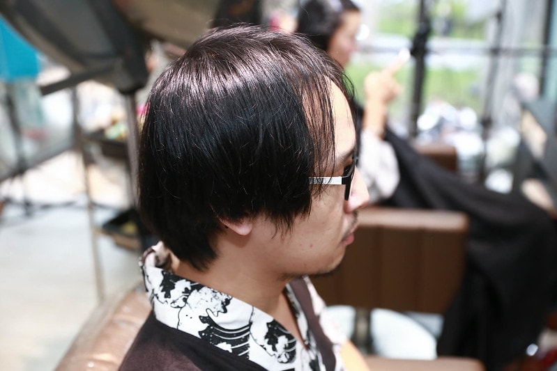 【HAIR】台北中山區髮廊推薦 FIN HAIR。春夏的玫瑰灰棕挑染與秋冬的及肩星空灰藍調手刷染 - 第36張圖 IMG_1826