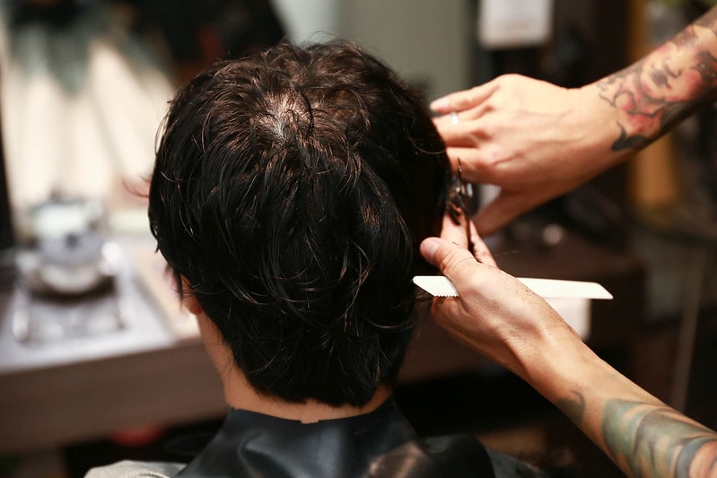 【HAIR】台北中山區髮廊推薦 FIN HAIR。春夏的玫瑰灰棕挑染與秋冬的及肩星空灰藍調手刷染 - 第39張圖 IMG_1932