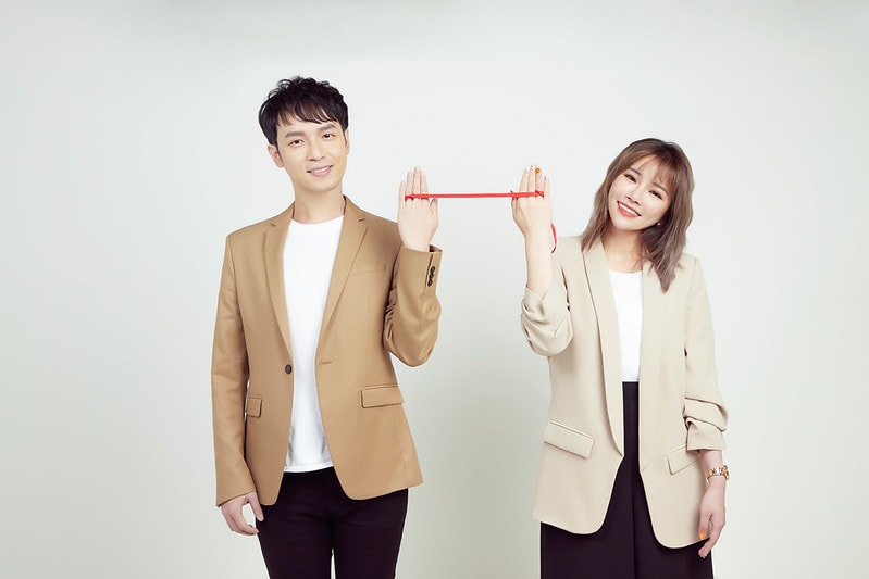 【HAIR】台北中山區髮廊推薦 FIN HAIR。春夏的玫瑰灰棕挑染與秋冬的及肩星空灰藍調手刷染 - 第41張圖 B20201019 04 許震宇 ZS 九宮格 互惠0155s