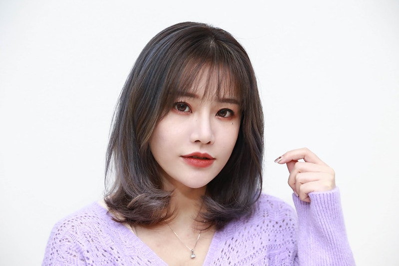 【HAIR】台北中山區髮廊推薦 FIN HAIR。春夏的玫瑰灰棕挑染與秋冬的及肩星空灰藍調手刷染 - 第47張圖 IMG_1987