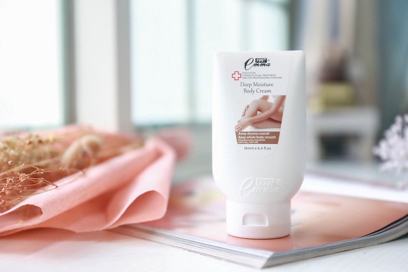 【美體】實測均勻膚色+改善身體暗沉的居家好朋友。Emma1997 美白身體勻嫩霜&身體潤膚霜 - 第6張圖 IMG_3350