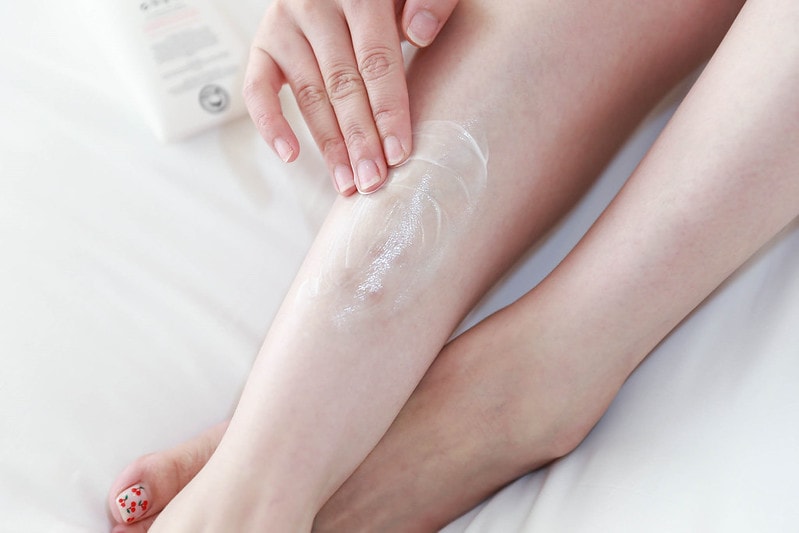 【美體】實測均勻膚色+改善身體暗沉的居家好朋友。Emma1997 美白身體勻嫩霜&身體潤膚霜 - 第18張圖 IMG_5349