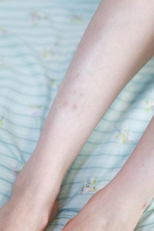 【美體】實測均勻膚色+改善身體暗沉的居家好朋友。Emma1997 美白身體勻嫩霜&身體潤膚霜 - 第20張圖 IMG_6571