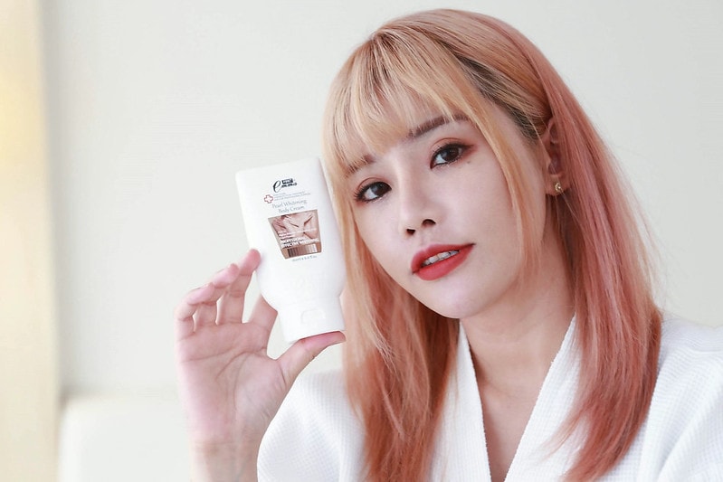 【美體】實測均勻膚色+改善身體暗沉的居家好朋友。Emma1997 美白身體勻嫩霜&身體潤膚霜 - 第26張圖 IMG_5406