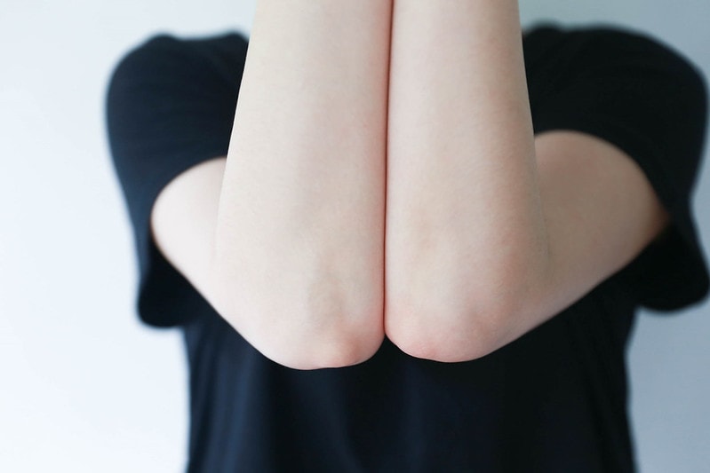 【美體】實測均勻膚色+改善身體暗沉的居家好朋友。Emma1997 美白身體勻嫩霜&身體潤膚霜 - 第27張圖 IMG_3680