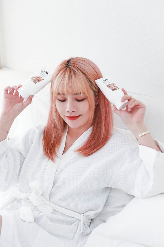 【美體】實測均勻膚色+改善身體暗沉的居家好朋友。Emma1997 美白身體勻嫩霜&身體潤膚霜 - 第28張圖 IMG_5340