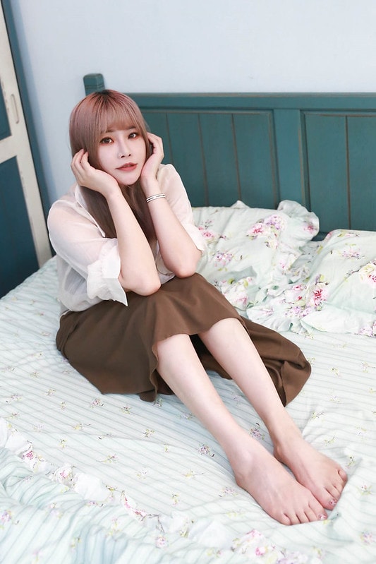 【美體】實測均勻膚色+改善身體暗沉的居家好朋友。Emma1997 美白身體勻嫩霜&身體潤膚霜 - 第30張圖 IMG_6576