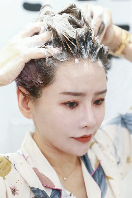 【HAIR】我最愛的香水髮品品牌出新品啦!MISSDAISY頭皮角質平衡淨化液&光澤柔馭修護髮油❤ - 第21張圖 IMG_4813