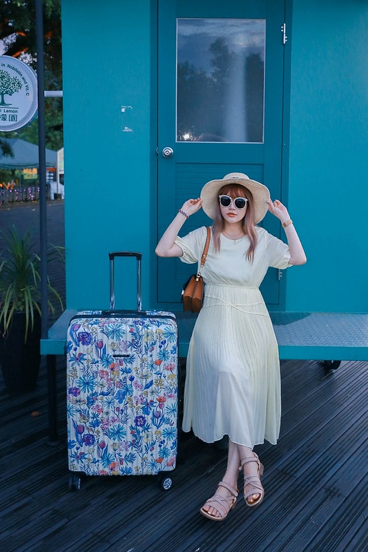 【旅行好物】德國NaSaDen新無憂輕量拉鍊系列-限量Charlene祕密花園聯名款26吋+拾遺畫話Planet聯名款22吋 - 第4張圖 IMG_9941