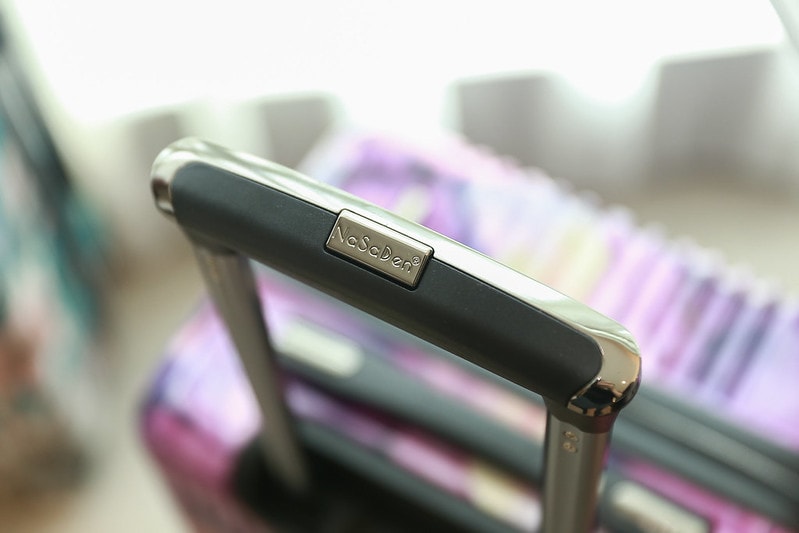 【旅行好物】德國NaSaDen新無憂輕量拉鍊系列-限量Charlene祕密花園聯名款26吋+拾遺畫話Planet聯名款22吋 - 第15張圖 IMG_2178