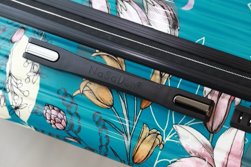 【旅行好物】德國NaSaDen新無憂輕量拉鍊系列-限量Charlene祕密花園聯名款26吋+拾遺畫話Planet聯名款22吋 - 第24張圖 IMG_2206