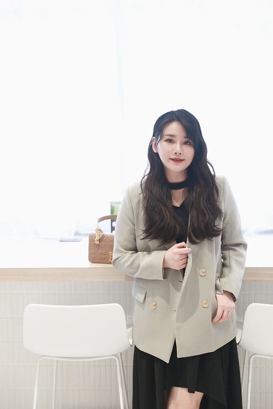 1668698975678_mr1668699204351