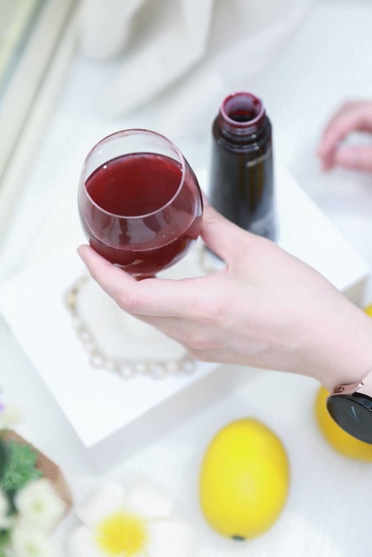 【生活】#喝的小紅瓶 榮獲SNQ國家品質標章、BAZAAR抗老大賞、美妝編輯、貴婦圈熱推的嘉康利VIVIX維可適營養液。 - 第12張圖 05