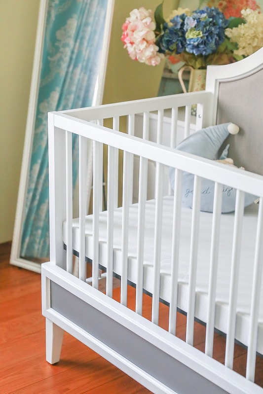 【育兒】終於來開箱我婆家和娘家的嬰兒床。LEVANA Olly 五合一Plus嬰兒床+Mini Color三合一嬰兒床 - 第8張圖 IMG_4611