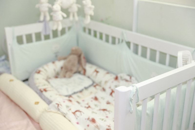 【育兒】終於來開箱我婆家和娘家的嬰兒床。LEVANA Olly 五合一Plus嬰兒床+Mini Color三合一嬰兒床 - 第32張圖 IMG_6623