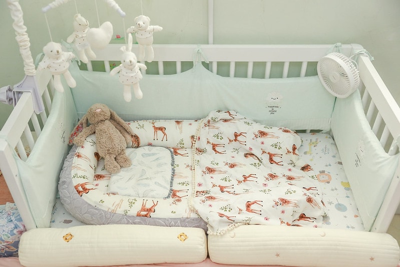 【育兒】終於來開箱我婆家和娘家的嬰兒床。LEVANA Olly 五合一Plus嬰兒床+Mini Color三合一嬰兒床 - 第35張圖 IMG_6629