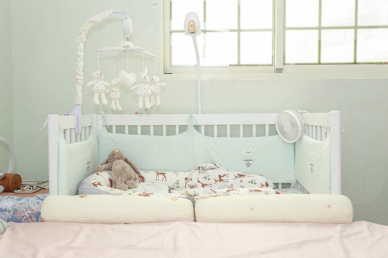 【育兒】終於來開箱我婆家和娘家的嬰兒床。LEVANA Olly 五合一Plus嬰兒床+Mini Color三合一嬰兒床 - 第47張圖 IMG_6614