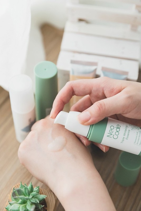 【美保】粹新肌密neocode養膚新規則。小紅書大推的「早C晚A保養法」 輕鬆寫意養出亮白燈泡肌 - 第7張圖 IMG_3217