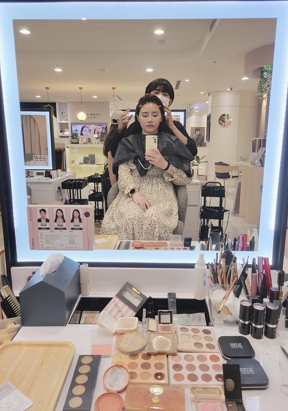 【體驗】台中必朝聖的照相館 Holo+FACE中友旗艦店 。和親妹小妖來一起留下30+的紀念 - 第13張圖 1227008_0