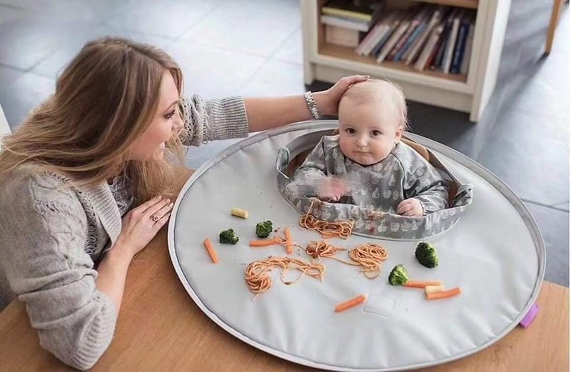 【育兒】寶寶吃飯好物分享🍴英國Tidy TOT防髒吸盤圍兜、土耳其minikoioi矽膠吸盤餐具+學習水杯、美國lil Sidekick固齒防掉帶 - 第6張圖 messageImage_1663092539438