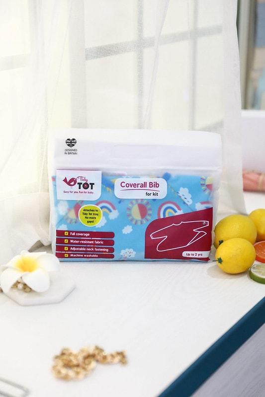 【育兒】寶寶吃飯好物分享🍴英國Tidy TOT防髒吸盤圍兜、土耳其minikoioi矽膠吸盤餐具+學習水杯、美國lil Sidekick固齒防掉帶 - 第35張圖 IMG_3641